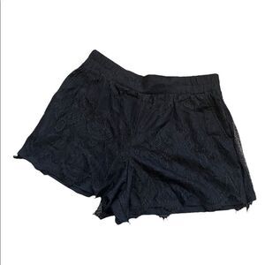 NWOT SYLK Black Lace Loose Fit Elastic Waist High Rise Short M